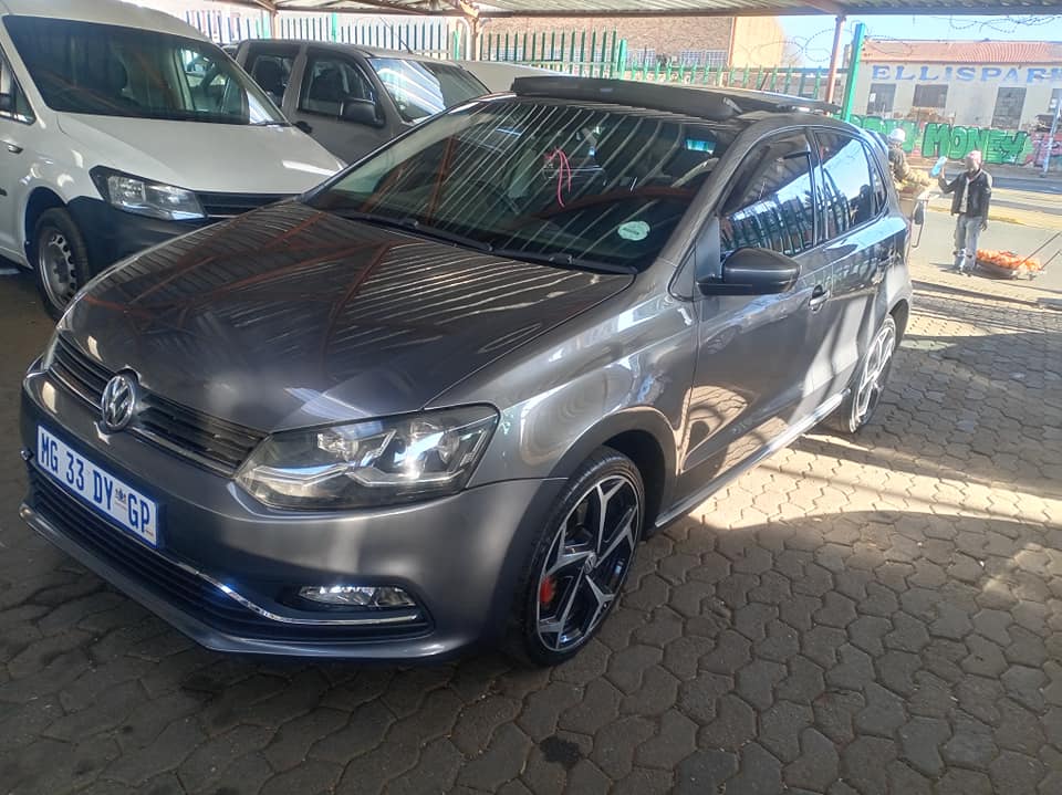 Volkwogen Polo6 1.2 Tsi Comfortline Manual petrol  2016 Grey Sunroof