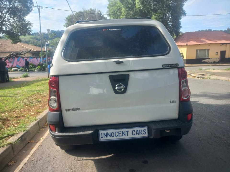 2018 NISSAN NP200 BAKKIE 1.6 Petrol, Manual, White Color, MileageAircon.