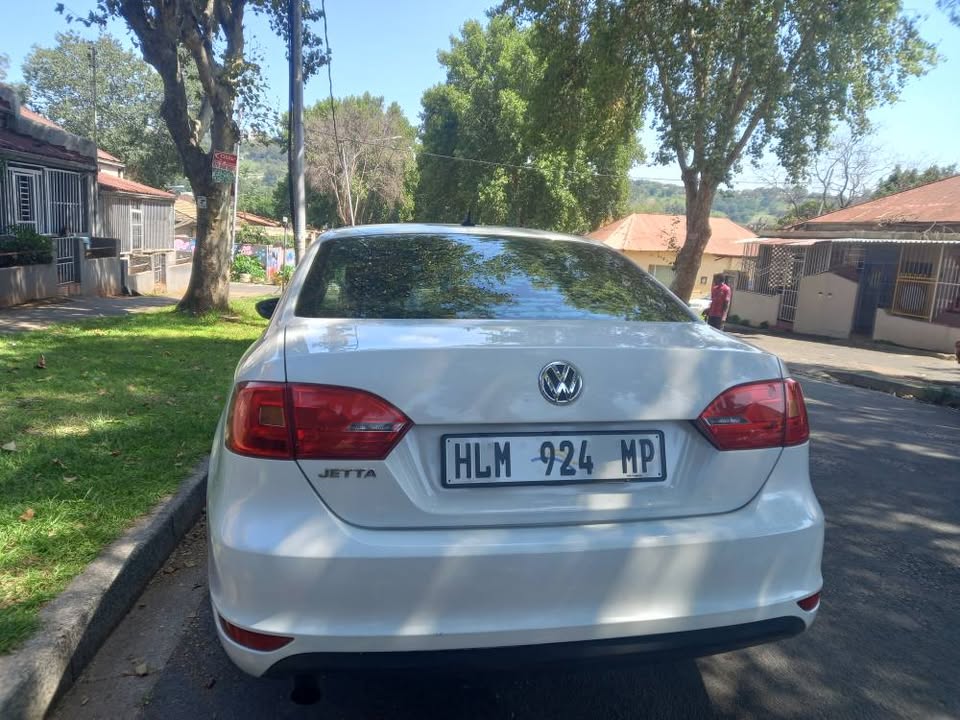 2014 VW Jetta 6 SEDAN 1.4 TSI Petrol, Manual, White Color, Mileage 96000kms
