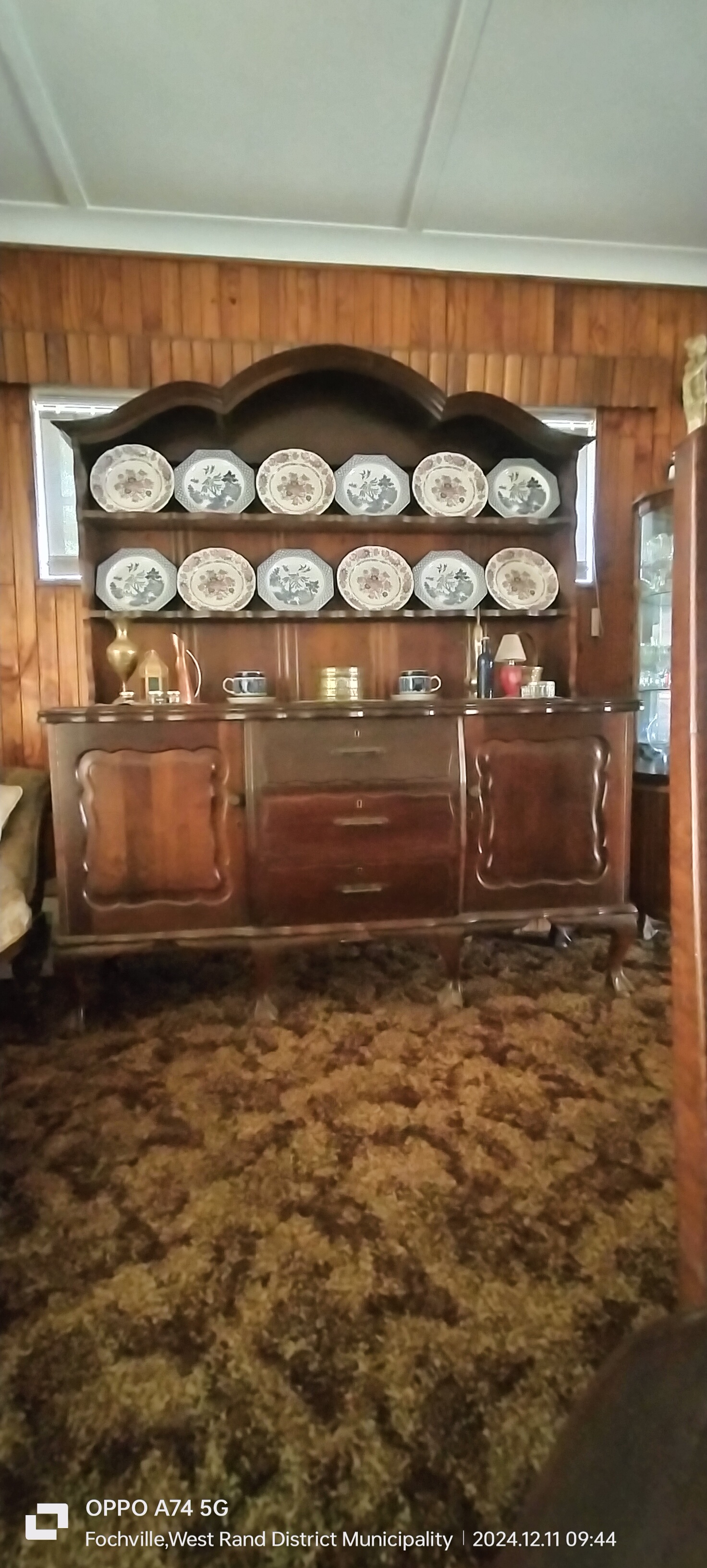 Vintage solid Imbuia ball and claw dining room set for sale R30000.00 or nearest