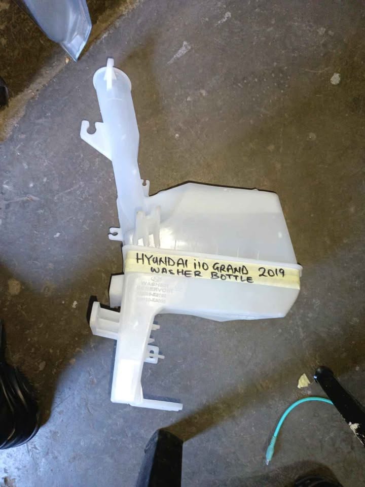 2019 HYUNDAI GRAND I10 WASHER BOTTLE - Private Seller 2019 HYUNDAI GRAND I10 WASHER BOTTLE - Private Seller