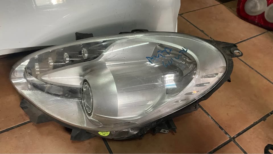 Alfa Romeo Giulietta headlight - Private Seller Alfa Romeo Giulietta headlight - Private Seller