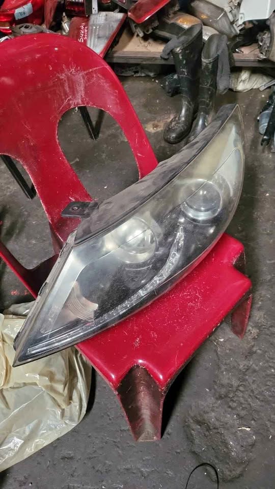 Kia sportage headlight - Private Seller Kia sportage headlight - Private Seller