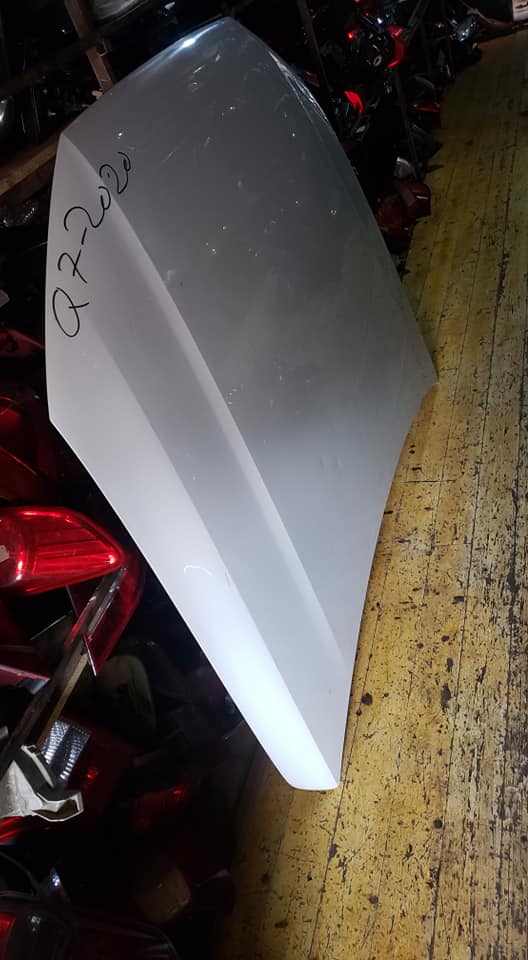 Audi Q7 bonnet 2017-2020 - Private Seller Audi Q7 bonnet 2017-2020 - Private Seller