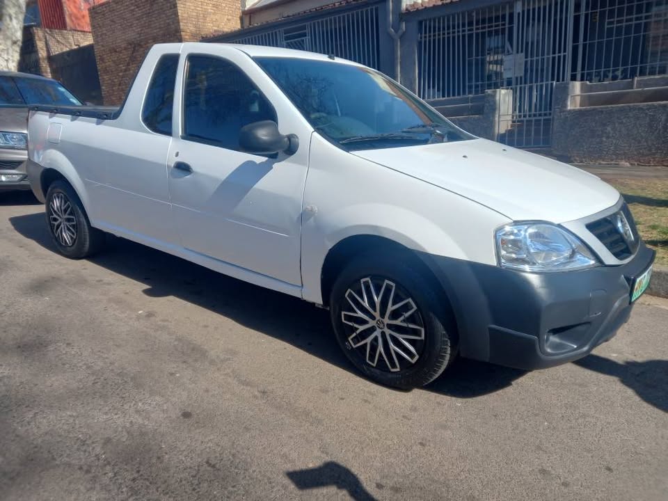 2023 Nissan Np200 1.6 Manual Petrol, White, Aircon, Spere key Service book,