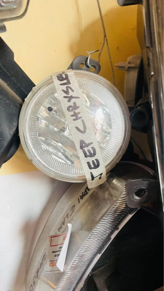 Jeep Chrysler fog light - Private Seller Jeep Chrysler fog light - Private Seller