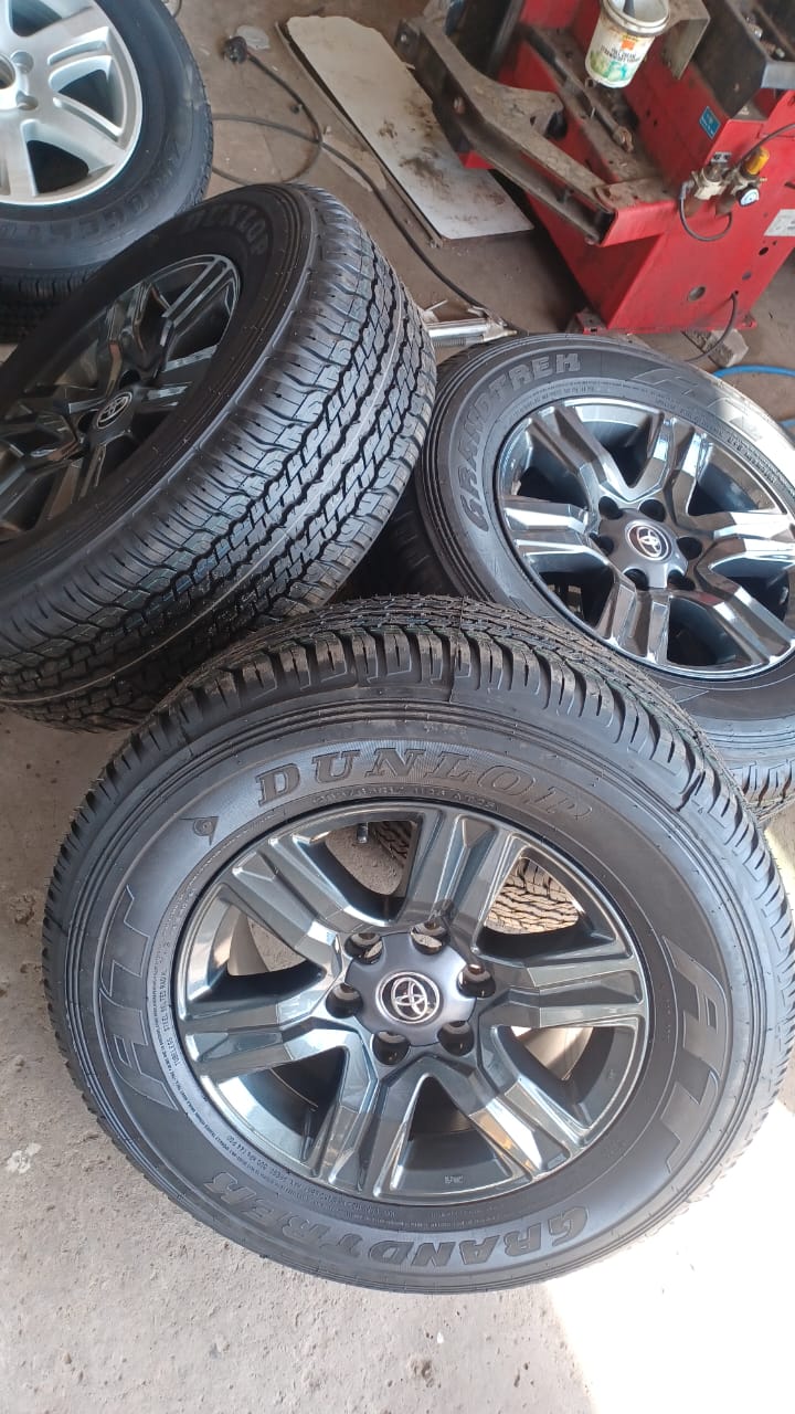 17inch Toyota Hilux/Fortuner original mags with brand new 265/65/17 Dunlop Grand - Private Seller 17inch Toyota Hilux/Fortuner original mags with brand new 265/65/17 Dunlop Grand - Private Seller