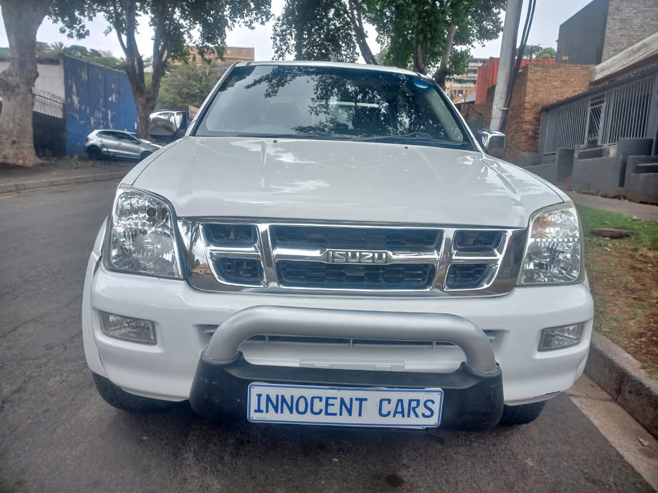 2007 ISUZU KB300 LX PETROL D/C, MANUAL, WHITE COLOR, MILEAGE 96000KMS 2007 ISUZU KB300 LX PETROL D/C, MANUAL, WHITE COLOR, MILEAGE 96000KMS