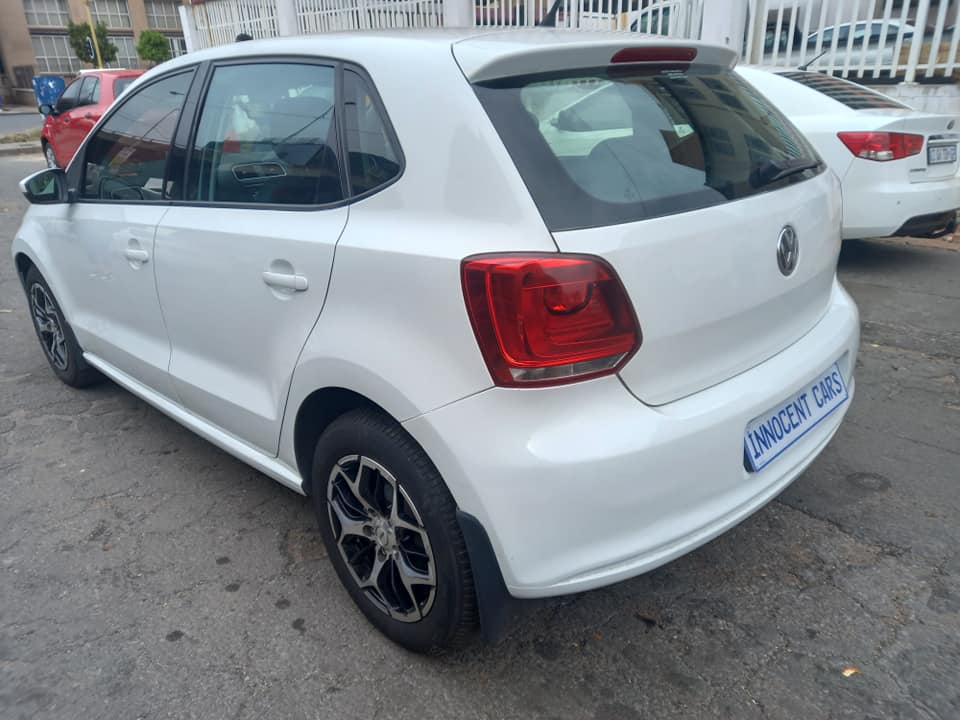 2011 VW POLO 6 HATCHBACK 1.4 COMFORTLINE PETROL, WHITE COLOUR