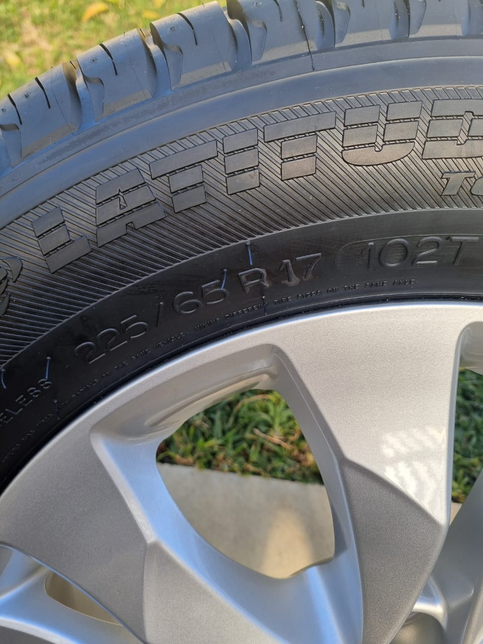 Honda CRV 17 inch Brand New Spare Wheel with New Michelin 225/65/17 tyre Half Pr - Private Seller Honda CRV 17 inch Brand New Spare Wheel with New Michelin 225/65/17 tyre Half Pr - Private Seller