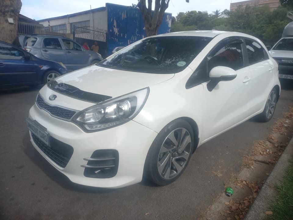 2015 KIA RIO TEC 1.4 PETROL, MANUAL, WHITE COLOR, MILEAGE 90000KMS SERVICE HISTORY.
