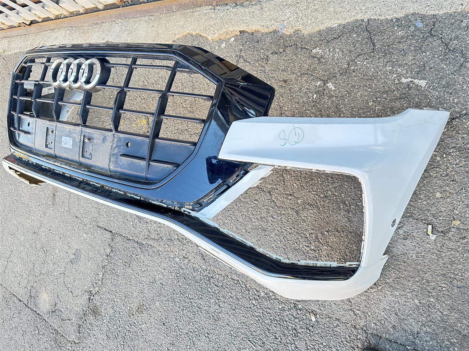 2022 Audi Q8 Front Bumper - Private Seller 2022 Audi Q8 Front Bumper - Private Seller