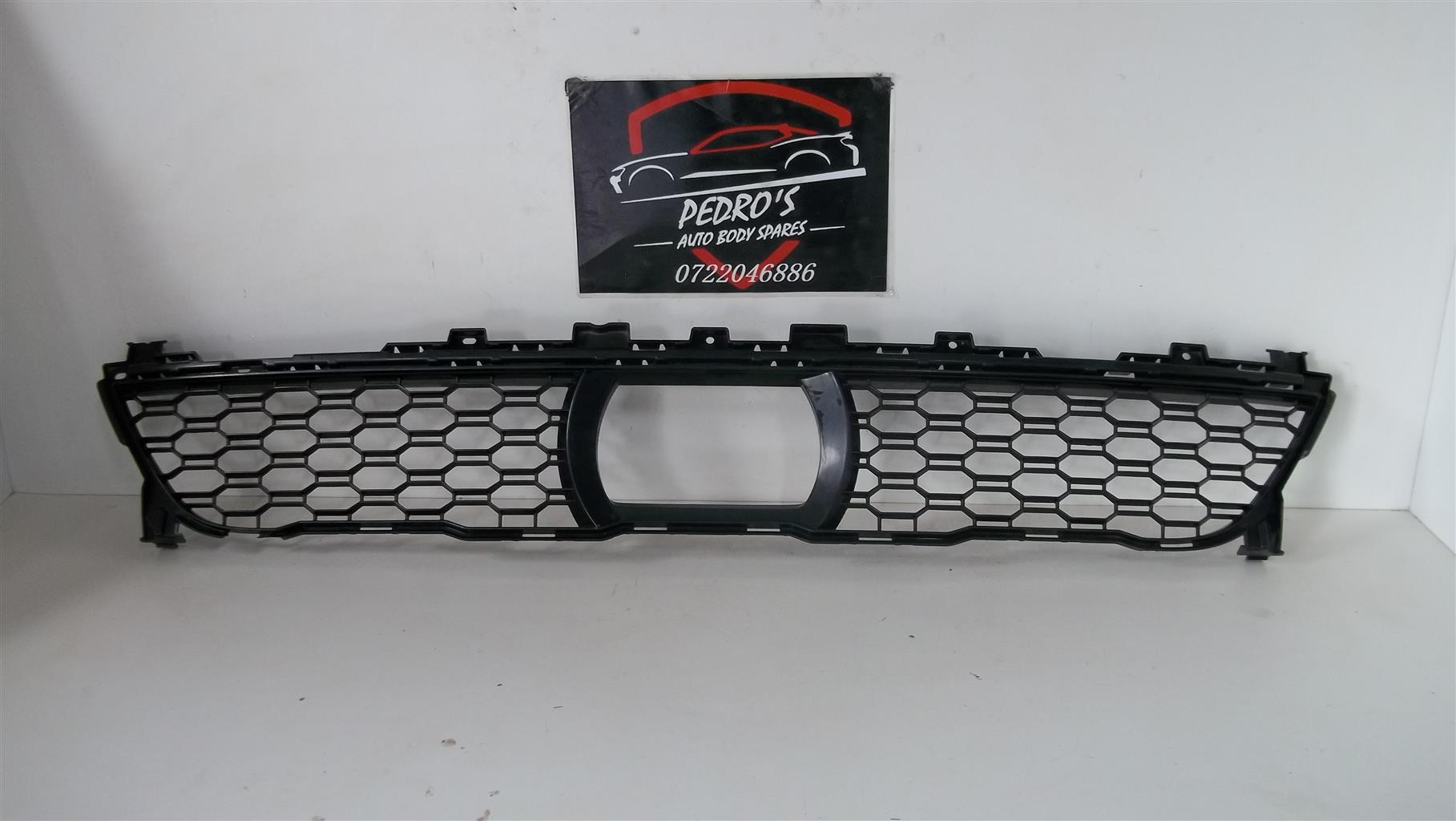 Honda Accord front bumper grille - Private Seller Honda Accord front bumper grille - Private Seller
