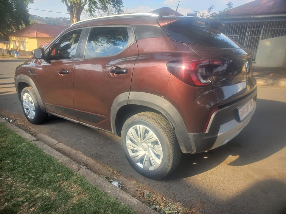 2023 RENULT KIGER 1.0 PETROL, MANUAL, BROWN COLOUR, MILEAGE 18000KMS,UNDER WARRANTY.
