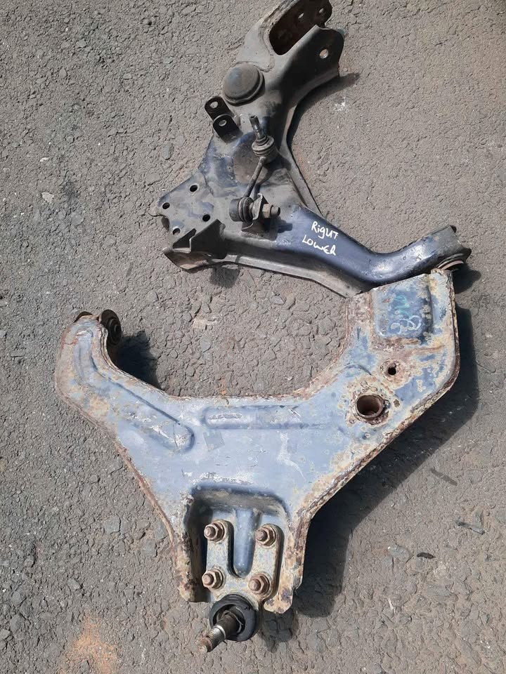 Mahindra scorpio 2.2 lower control arms right side - Private Seller