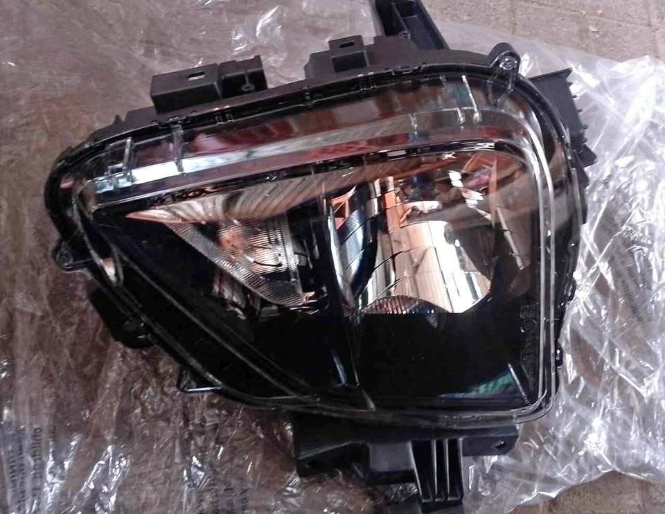 Mitsubishi Xpander 2021-2022 RHS headlight - Private Seller Mitsubishi Xpander 2021-2022 RHS headlight - Private Seller