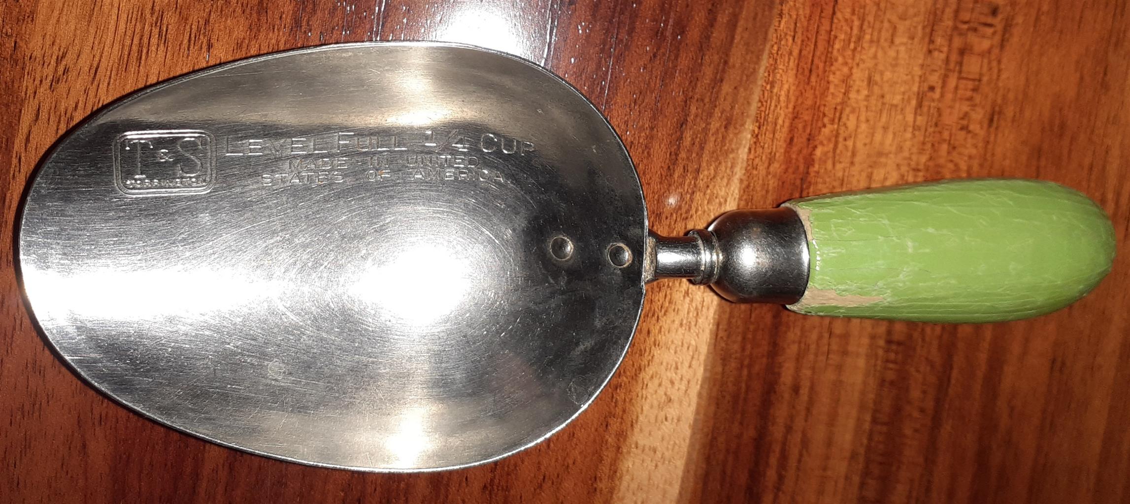 Antique scoop