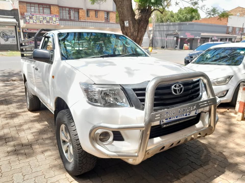 2011 TOYOTA HILUX 2.5 D4D SINGLE CAB 4X2 MANUAL