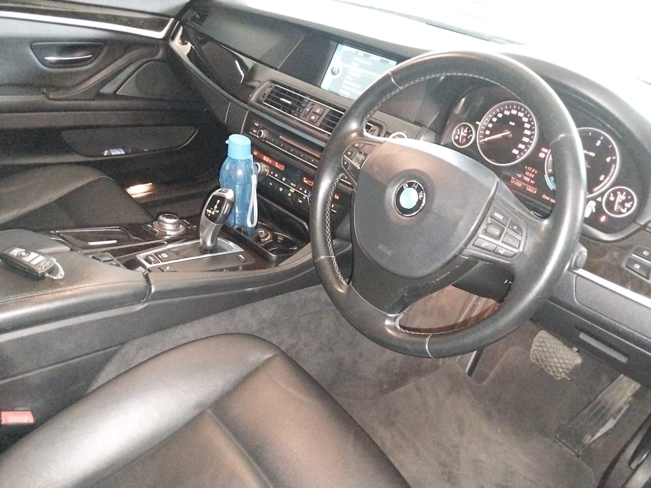 AUTOMATIC 2011 BMW 520d, F10, EXCLUSIVE PACK, with SUNROOF.