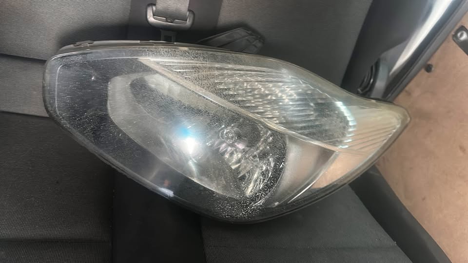 2012 ford Figo left and right headlight - Private Seller 2012 ford Figo left and right headlight - Private Seller