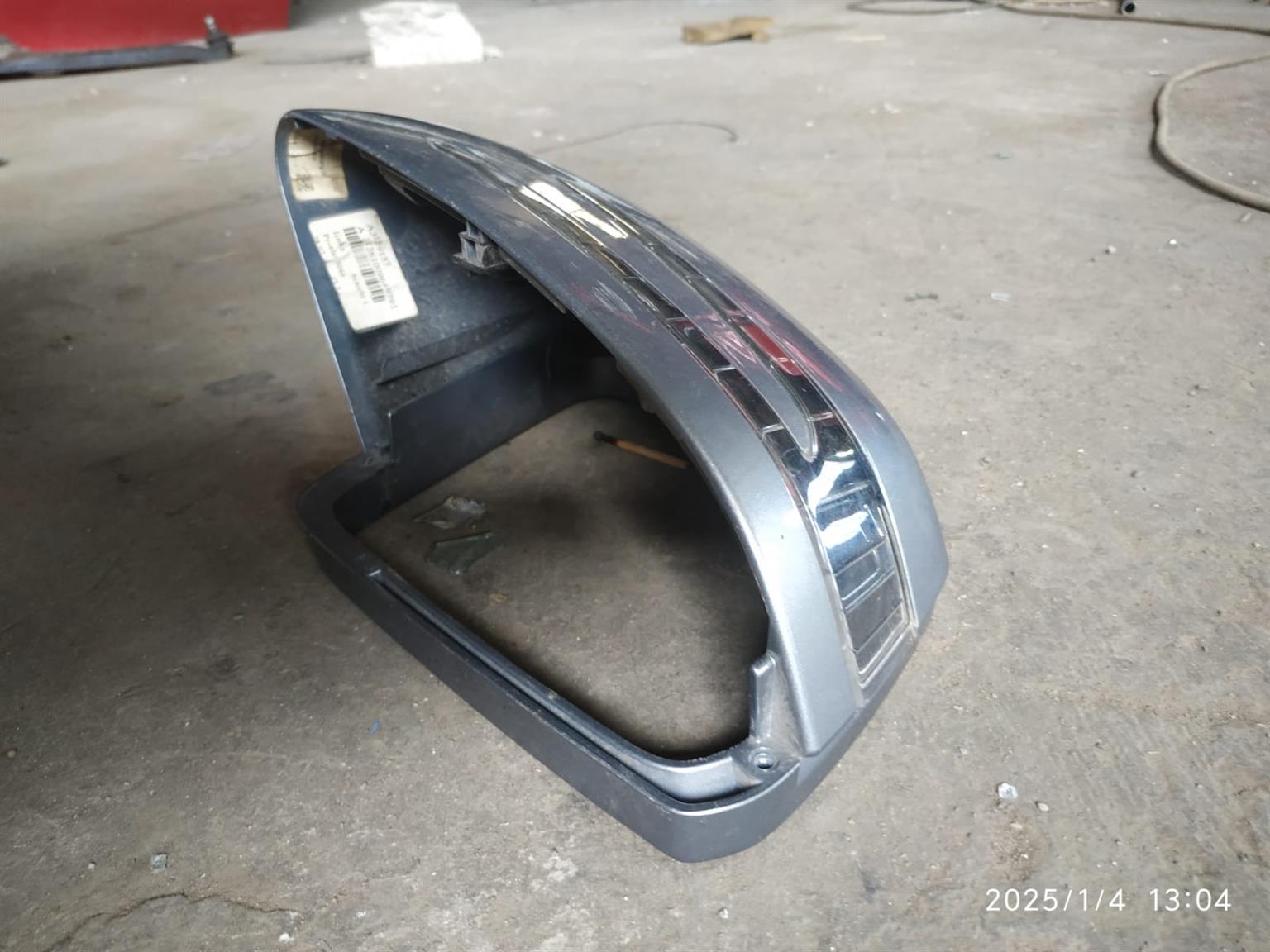 Mercedes Benz W212 A212 E Class left side mirror cover for sale - Private Seller Mercedes Benz W212 A212 E Class left side mirror cover for sale - Private Seller