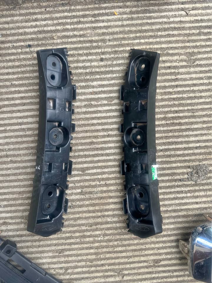 Chery Tiggo pro 4 rear bumper slide left and right - Private Seller Chery Tiggo pro 4 rear bumper slide left and right - Private Seller