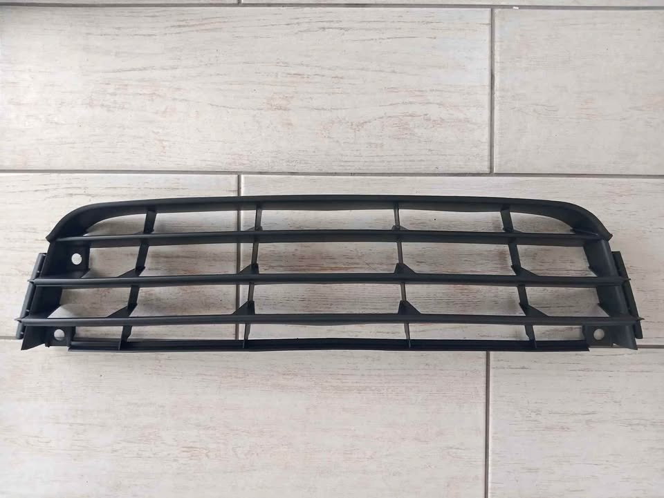 Vent Grille(1T0 853 677) SWGE ®️ for Touran - Private Seller Vent Grille(1T0 853 677) SWGE ®️ for Touran - Private Seller