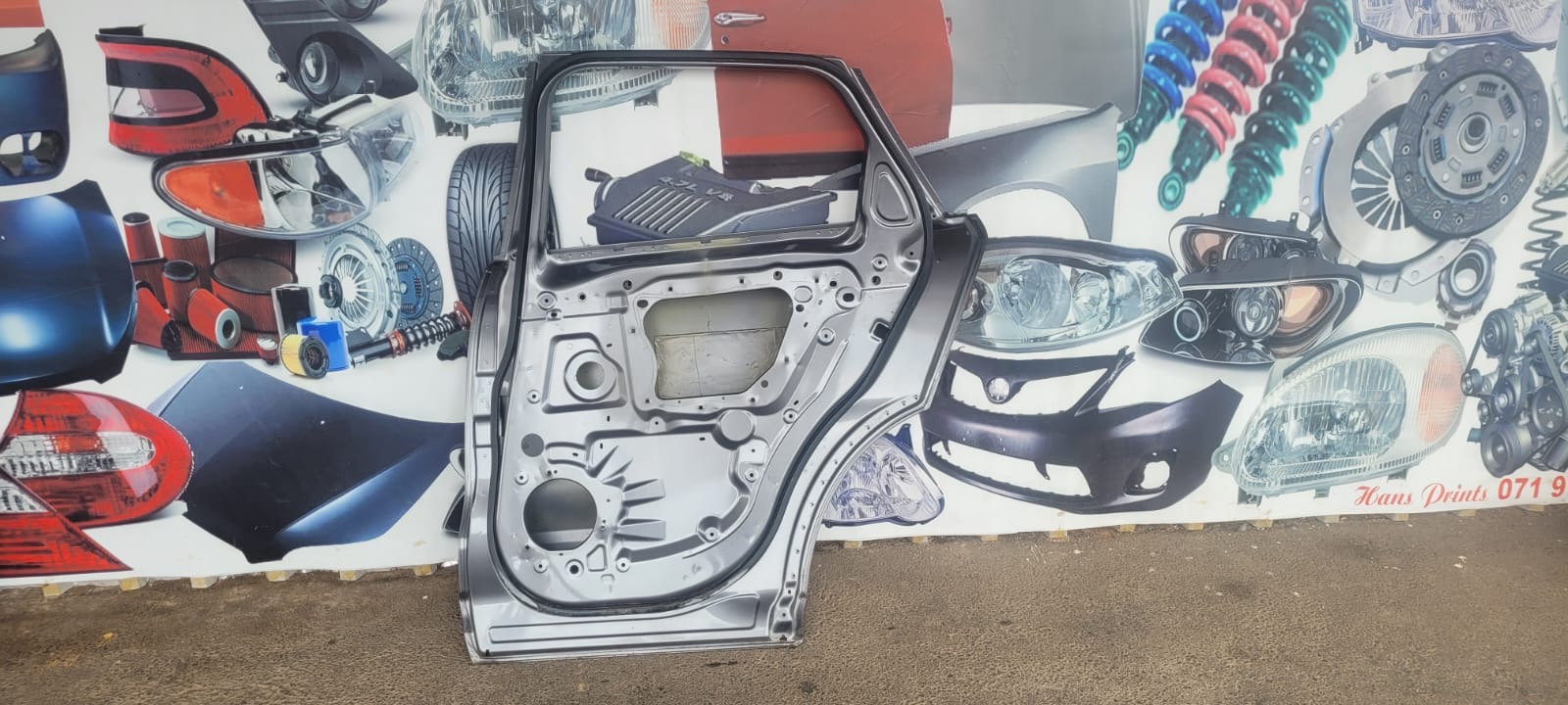2019 JAGUAR F-PACE R-SPORT RIGHT REAR DOOR SHELL FOR SALE. IN PRISTINE CONDITION - Private Seller