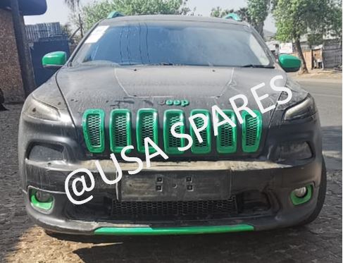 Stripping a 2014 Jeep Cherokee KL 3.2 For Spares