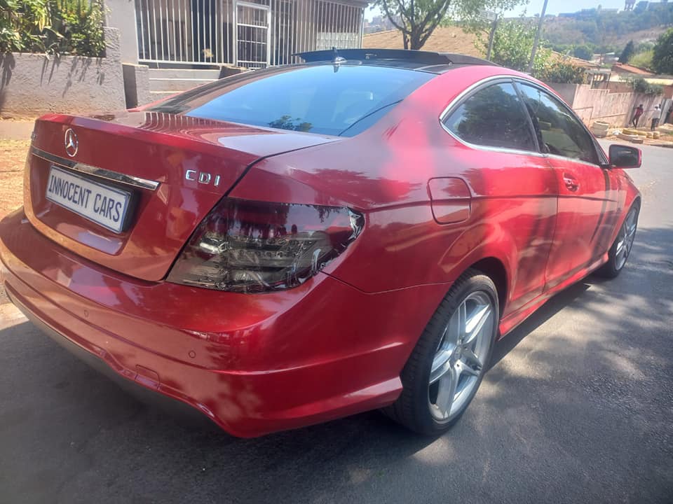 2012 MERCEDES BENZ C250 CDI PETROL, AUTOMATIC, RED COLOR, MILEAGE 113000KMS. SUNROOF