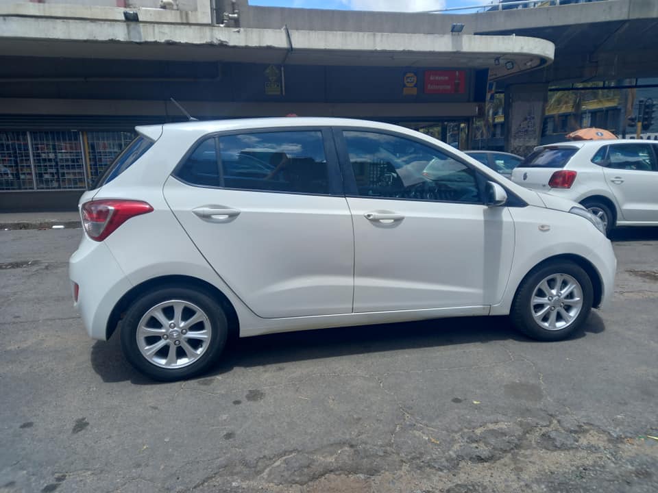 2016 HYUNDAI i10 GRAND 1.2 PETROL,  MANUAL TRANSMISSION, MILEAGE 81000KM, WHITE COLOR