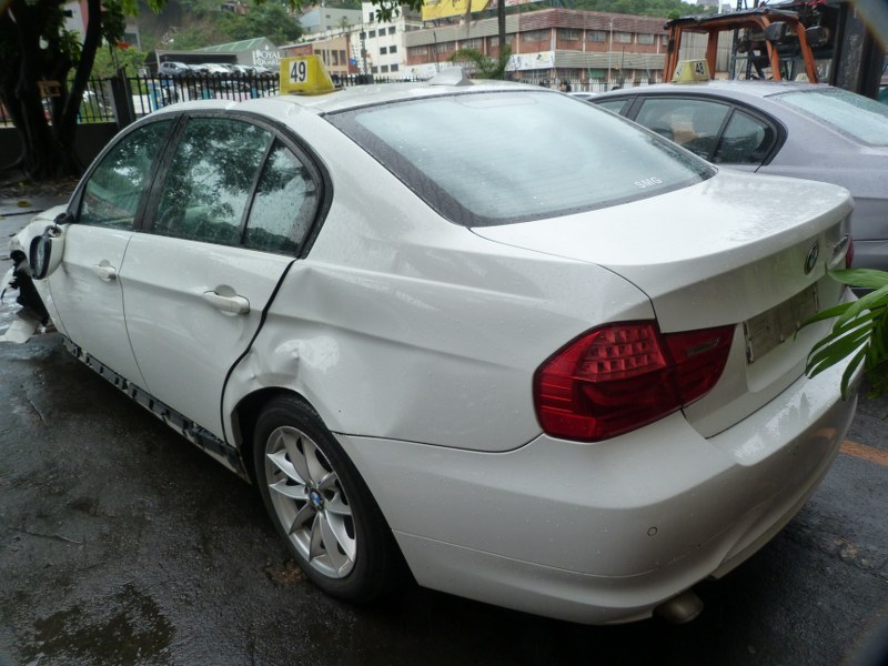 BMW 320d E90 AT White - 2012 SPARESBOYZ STRIPPING FOR SPARES - Private Seller BMW 320d E90 AT White - 2012 SPARESBOYZ STRIPPING FOR SPARES - Private Seller