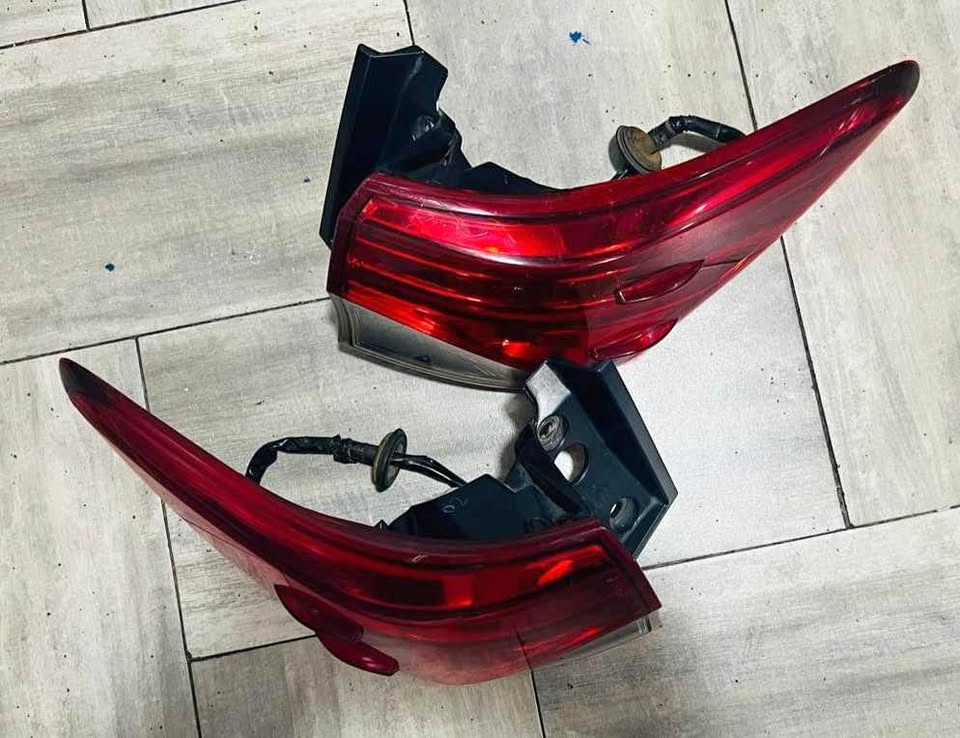 Toyota Fortuner taillights - Private Seller Toyota Fortuner taillights - Private Seller