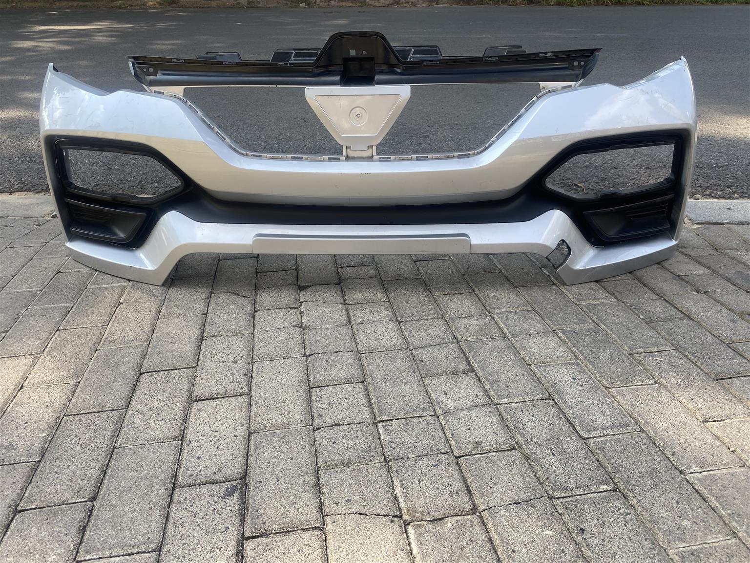 2023 RENAULT KIGER FRONT BUMPER FOR SALE. IN PRISTINE CONDITION - Private Seller 2023 RENAULT KIGER FRONT BUMPER FOR SALE. IN PRISTINE CONDITION - Private Seller