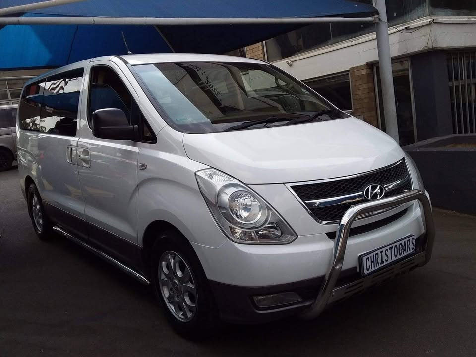 2012 Hyundai H-1 9-seater automatic 2012