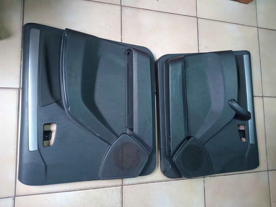 Mahindra Scorpio mhawk 2.2 S6 door panels for sale WhatsApp or cell - Private Seller Mahindra Scorpio mhawk 2.2 S6 door panels for sale WhatsApp or cell - Private Seller