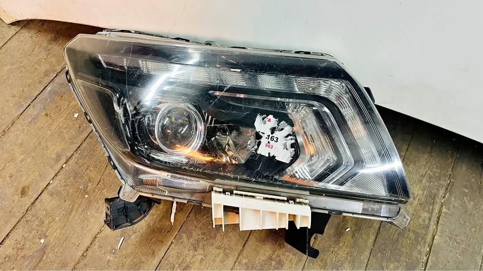 Nissan Navara headlight - Private Seller Nissan Navara headlight - Private Seller