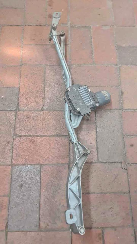 Mercedes Benz CLS 350 wiper motor
