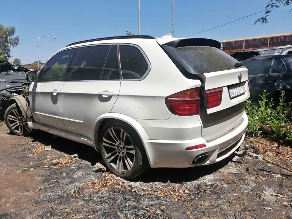Bmw E70 breaking for spares