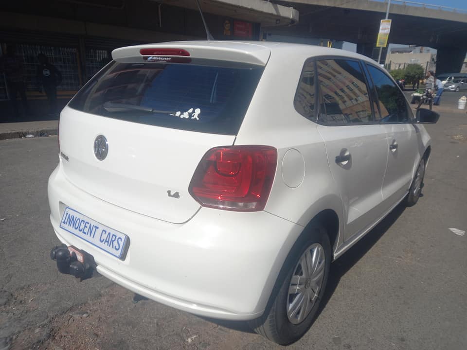 2010 VW POLO 6 HATCHBACK 1.4 PETROL, MANUAL, WHITE COLOR