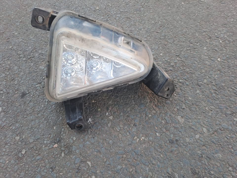 2019 - 2020 HYUNDAI ELANTRA FOG LIGHT R10 - Private Seller 2019 - 2020 HYUNDAI ELANTRA FOG LIGHT R10 - Private Seller