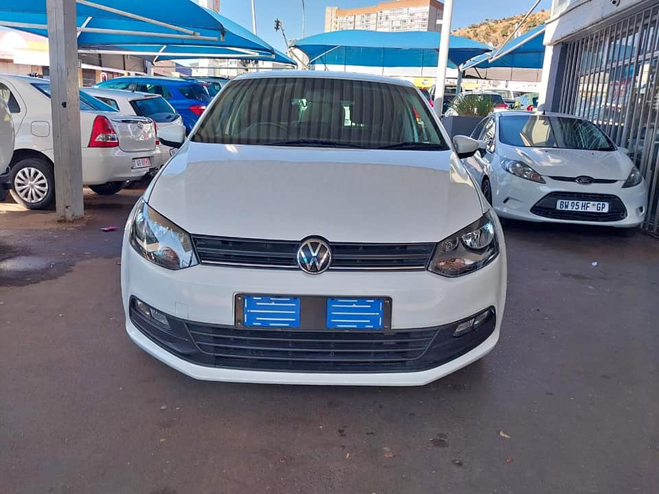 2018 VOLKSWAGEN POLO VIVO 1.4 50 000KM WHITE COLOR MANUEL PETROL
