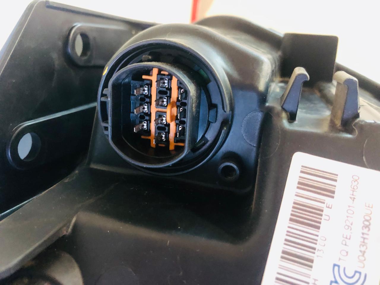 Hyundai H1 grand Starex left side halogen headlight - Private Seller Hyundai H1 grand Starex left side halogen headlight - Private Seller