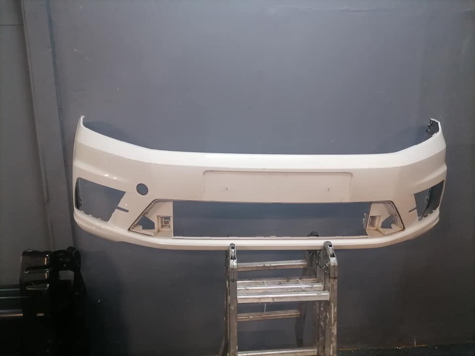 VW Caddy van white bumper DM or contact number in the description for assistance. - Private Seller
