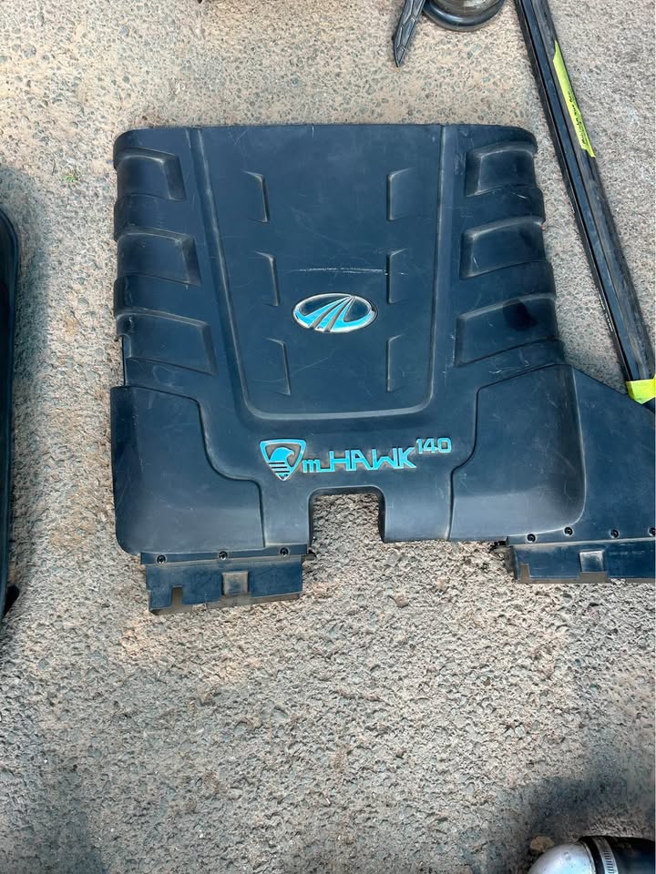 Mahindra XUV 500 Assorted Parts For Sale @Circle 7 Used Parts Call or WhatsApp - Private Seller