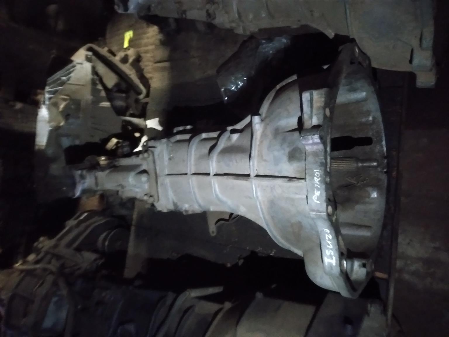 Isuzu kb 280 gearbox for sale - Private Seller