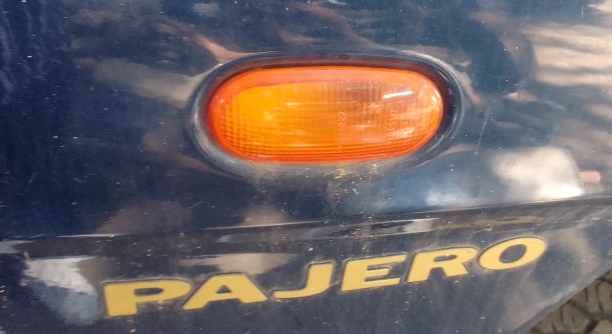 "Used Mitsubishi Pajero Gen 2 Indicator for sale - Private Seller "Used Mitsubishi Pajero Gen 2 Indicator for sale - Private Seller