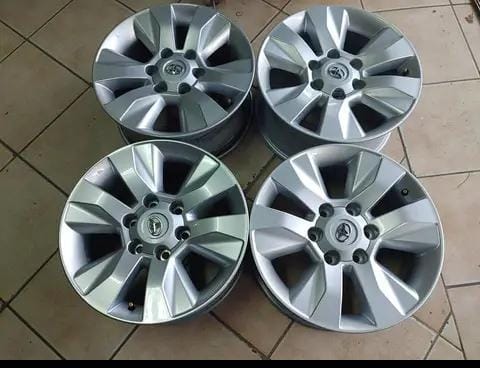 17inch Toyota Hilux GD6 original mags set - Private Seller 17inch Toyota Hilux GD6 original mags set - Private Seller