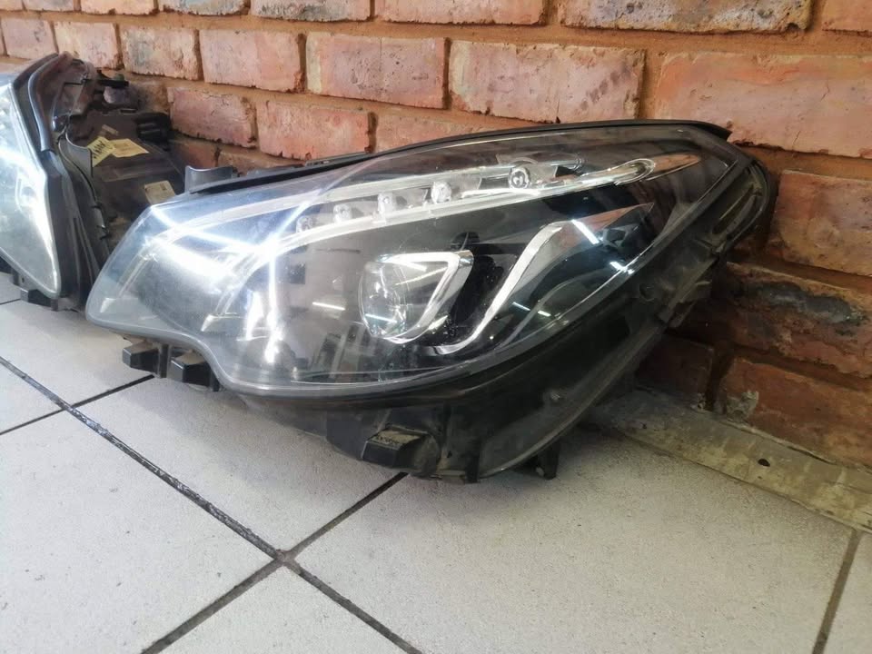 Mercedes W207 headlights