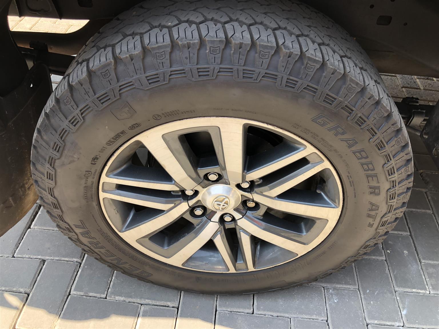 Used 2019 Toyota Hilux 2.8GD-6 Xtra cab Legend 50 auto - Private Seller Used 2019 Toyota Hilux 2.8GD-6 Xtra cab Legend 50 auto - Private Seller
